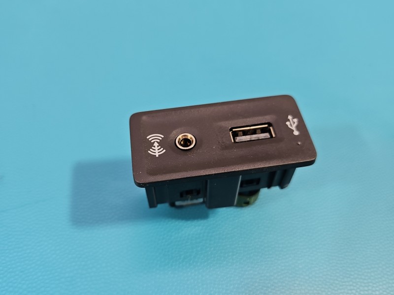 Gniazdo USB Seat Leon III 12- 5G0035222