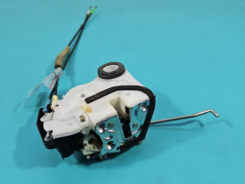 Zamek przód prawy Suzuki Swift Mk8 EUROPA 2pin
