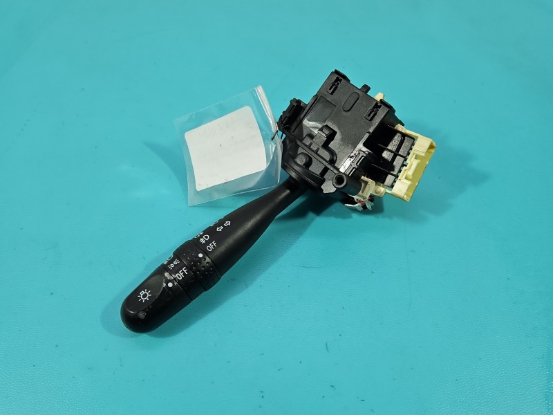 Przełącznik kierunkowskazów świateł Suzuki Swift Mk6