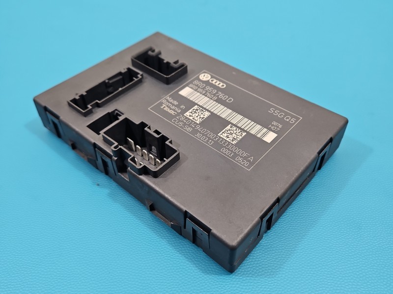 Sterownik moduł komfortu AUDI Q5 08- 8R0959760D Producent części: Audi, Uszkodzona obudowa