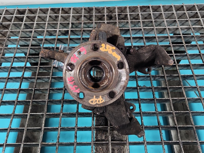 Zwrotnica prawa piasta przód 1.2b Vw Polo V 6R 09-