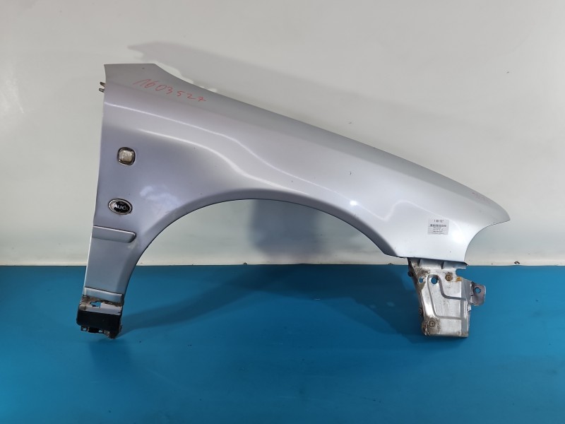 Błotnik przód prawy Audi A4 B5 Ly7m