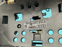 Klamka tył prawa zewnętrzna Audi A4 B9 8W0927754, 8W02837812A