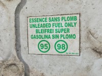 Klapka wlewu paliwa Dacia Dokker biały, Producent części: Dacia, Europejska, Kod lakieru: DV369, naklejka rysy BIAŁY DV369