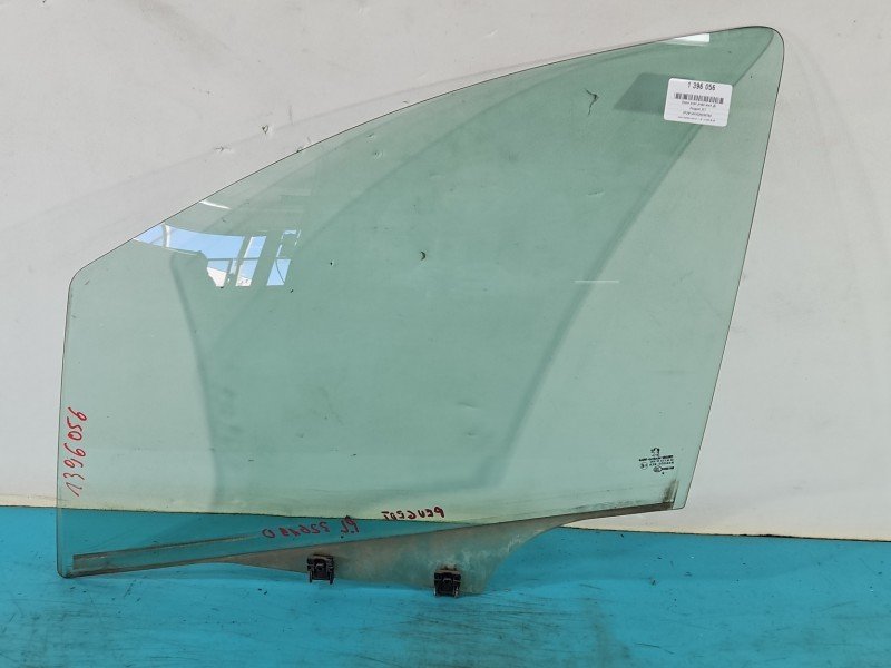 Szyba drzwi przód lewa Peugeot 207 HB