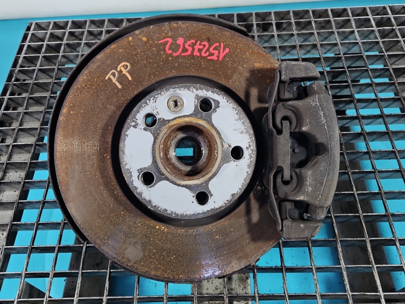 Zwrotnica prawa piasta przód 2.0 D4 VOLVO S60 II 10-