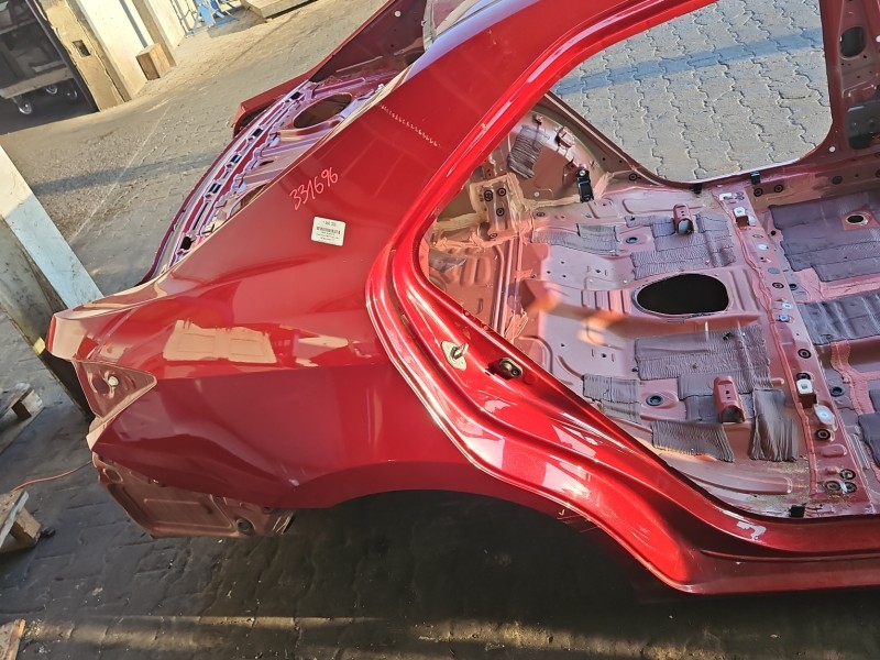 Błotnik tył prawy ćwiartka Toyota Corolla E16 E18 13- 3t3 sedan