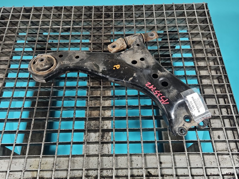 Wahacz przód prawy Toyota Rav4 V przedni