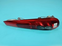 Lampa tył prawa Producent części: FORD, 06-08 lift 5d 5-drzwi Z LISTWĄ ŻARÓWKOWĄ Ford Fiesta Mk6 HB EUROPA