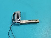 Klamka przód lewa zewnętrzna AUDI A4 B8 8T0837885A czarny lz7l