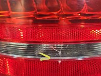 Lampa tył lewa AUDI A4 B8 kombi KOMBI AVANT pęknięty klosz Z LISTWĄ ŻARÓWKOWĄ EUROPA
