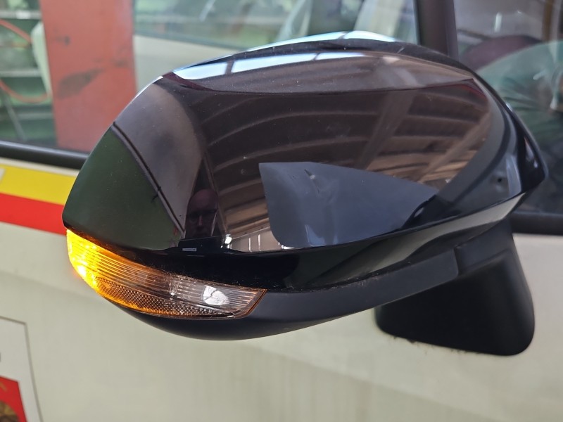 Lusterko prawe Toyota Corolla E21 19- elektryczny, Europejska, Kod lakieru: 040, El. Składane, 8pin europa