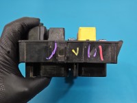 Skrzynka bezpieczników Opel Astra III H 13205783