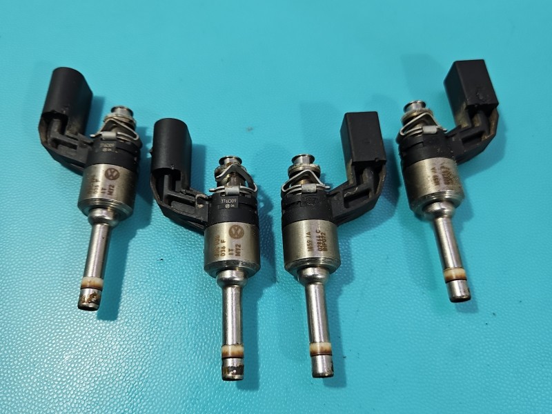 Wtryskiwacz listwa wtryskowa 03C906036F Vw Golf plus 1.4 TSI 122KM