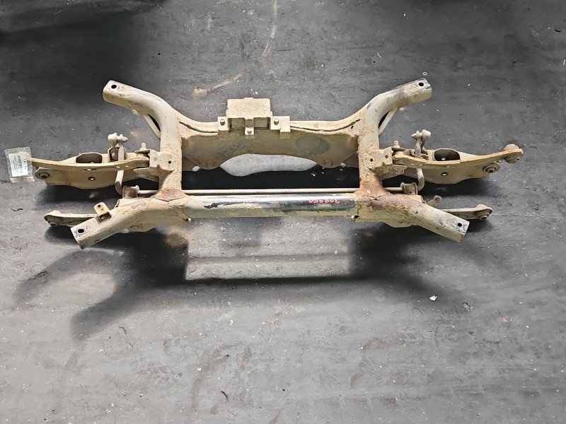 Tylna belka oś tył Mitsubishi Outlander III 12- 2.0 16V Tylna belka oś tył Mitsubishi Outlander III 12- 2.0 16V