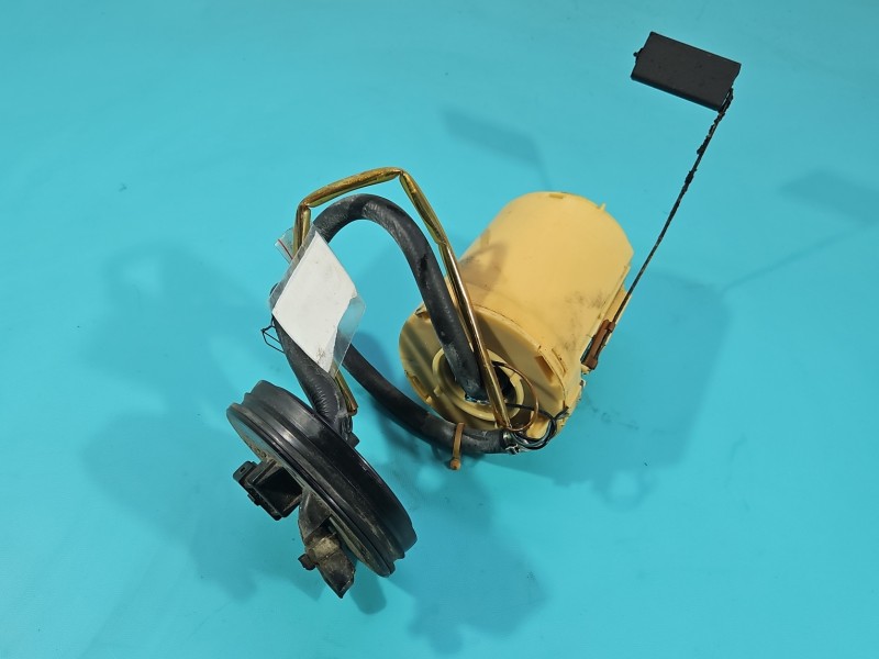 pompka Pompa paliwa Vw Passat B3 1.8 8V 357919051B 4 PIN