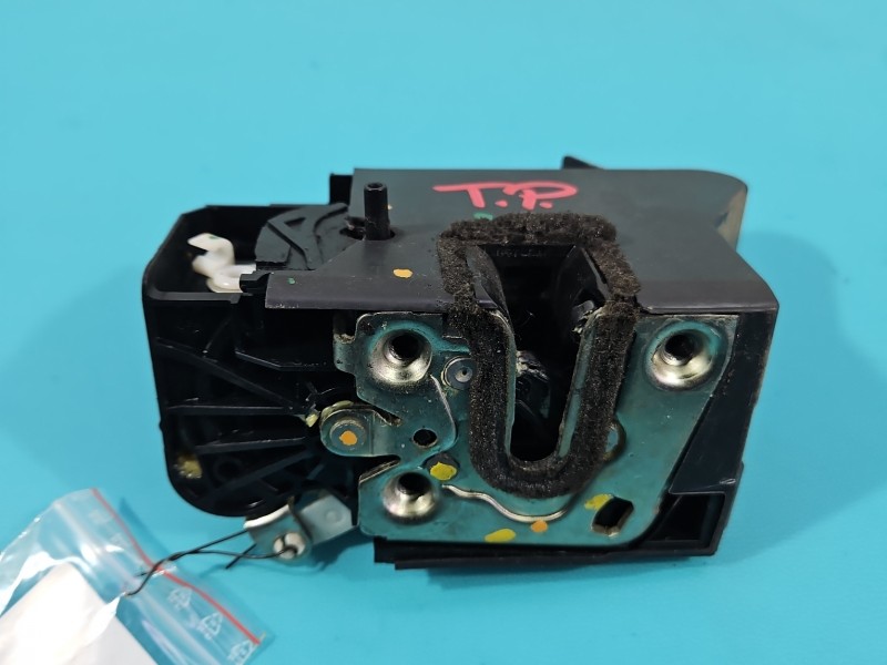 Zamek tył prawy Dacia Duster II 18- Producent części: Dacia, 2pin