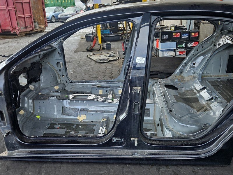 Próg lewy SŁUPEK ŚRODKOWY B Vw Jetta VI sedan 4d czarny LC9X