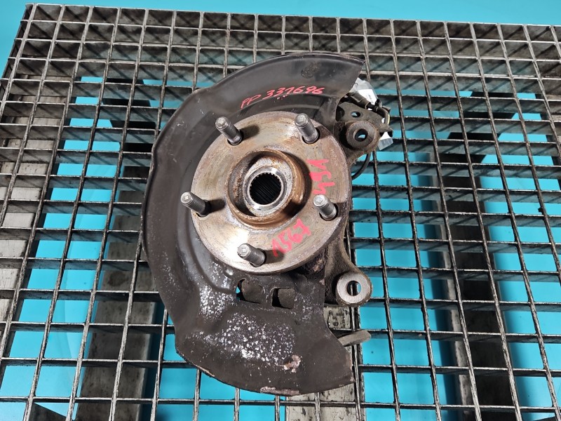 Zwrotnica prawa piasta przód 1.6 16V Toyota Corolla E16 E18 13-