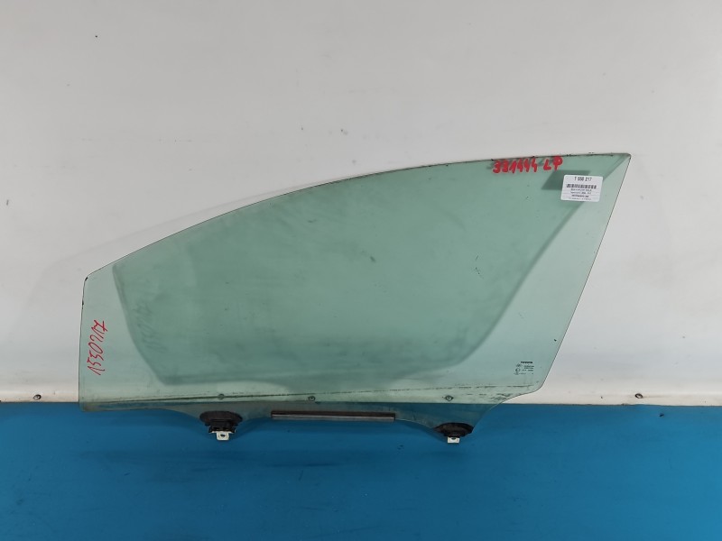 Szyba drzwi przód lewa KIEROWCY Toyota Auris I HB