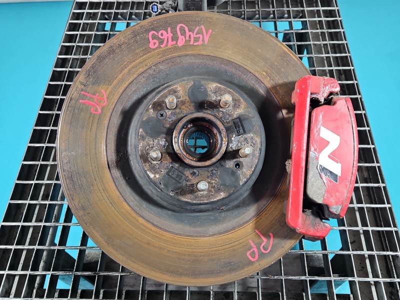 Zwrotnica prawa piasta przód 2.0 16V Hyundai I30 III 16-