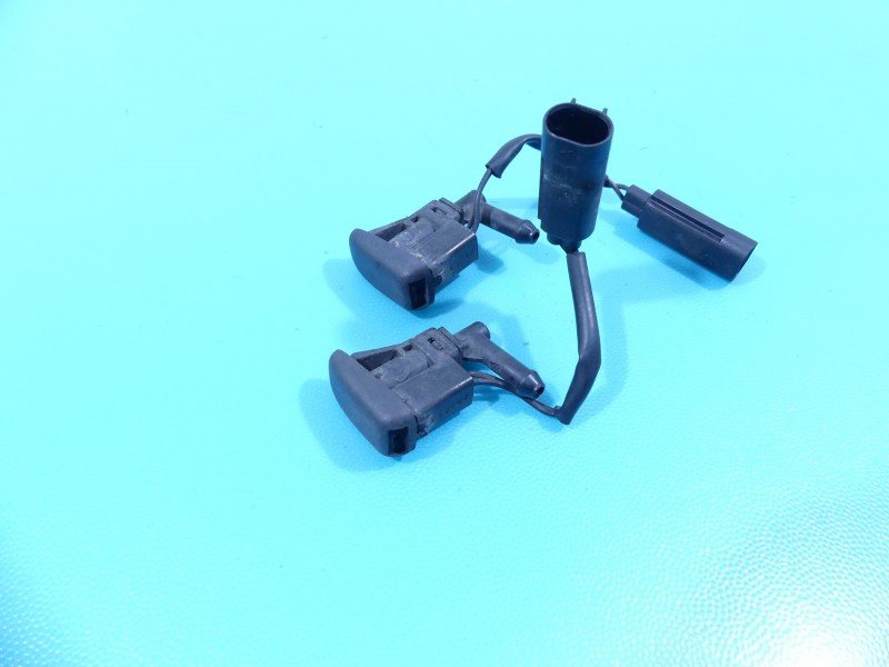 Spryskiwacz maski BMW E87 7110851 Spryskiwacz maski BMW E87 7110851