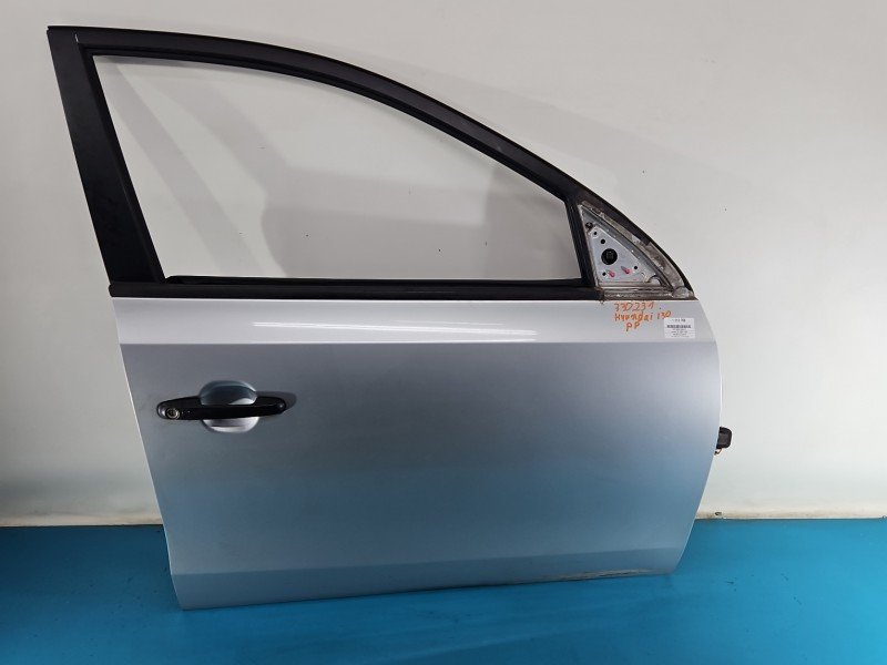 DRZWI PRZÓD PRAWE PASAŻERA Hyundai I30 I 07-12 5d srebrny 2R DRZWI PRZÓD PRAWE PASAŻERA Hyundai I30 I 07-12 5d srebrny 2R