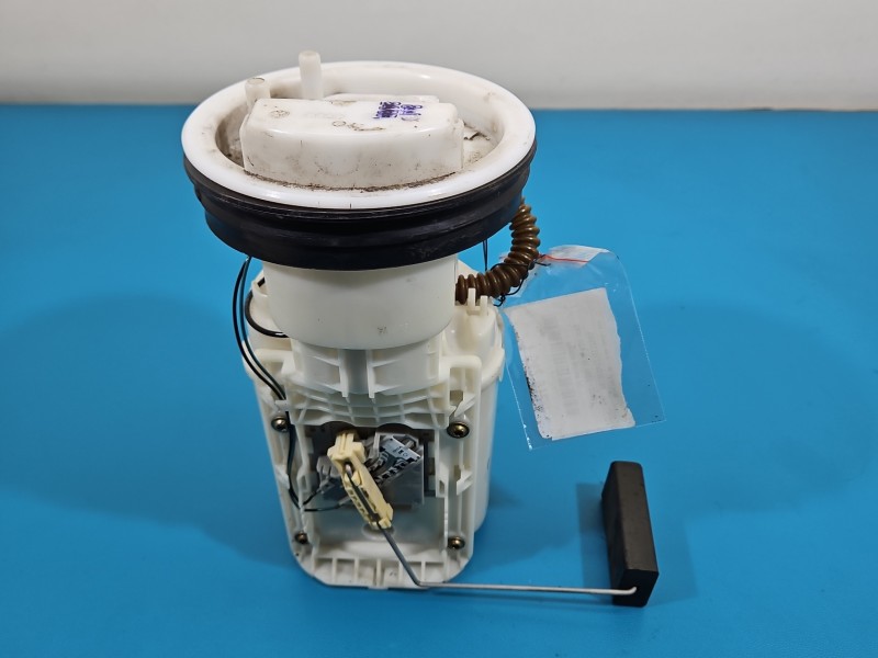 pompka Pompa paliwa Seat Ibiza III 6L 1.4 16V 6Q0919051F Producent części: Seat, 4pin