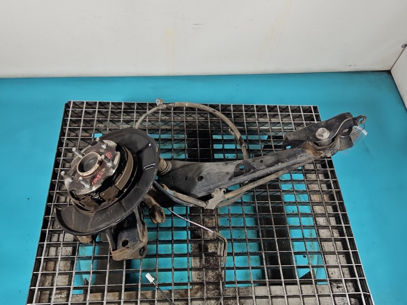 Piasta koła tył prawa zwrotnica łożysko Toyota Rav4 IV 2.0 D4D Piasta koła tył prawa zwrotnica łożysko Toyota Rav4 IV 2.0 D4D