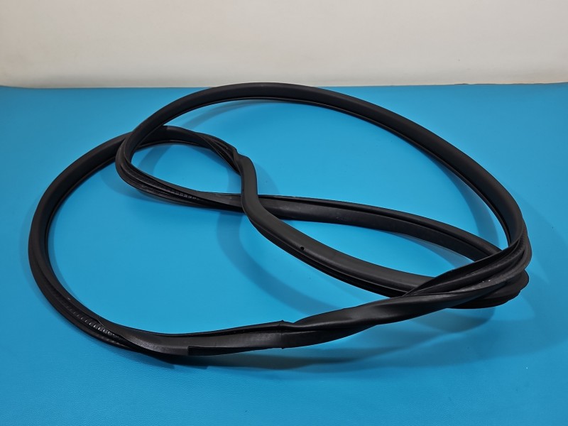 Uszczelka drzwi tył lewa Renault Kadjar