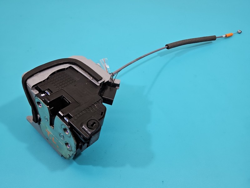 Zamek tył lewy 81410-Q0000 i20 III 2020- Hyundai, 4pin