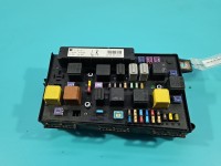 Skrzynka bezpieczników Opel Astra III H 13268301