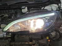 Reflektor lewy lampa przód Peugeot 308 II T9 EUROPA 9816990680