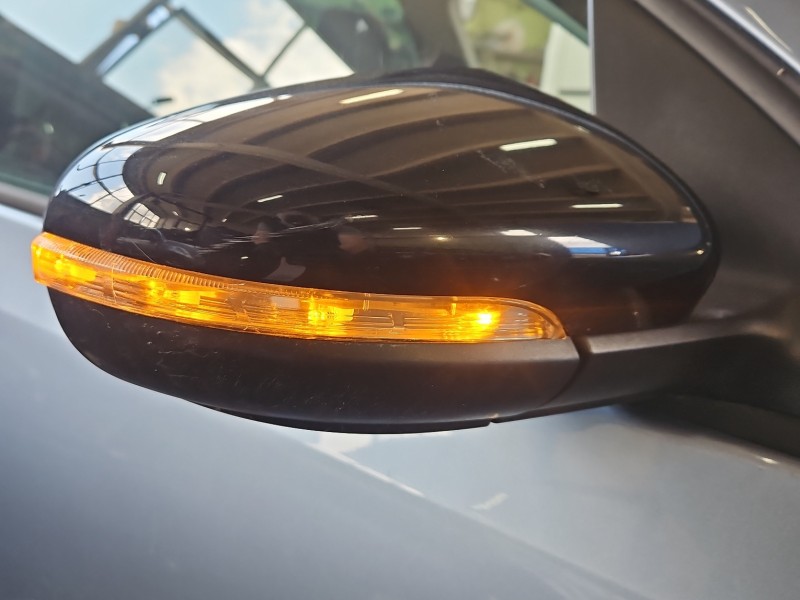 Lusterko prawe Vw Golf VI elektryczny, Europejska, Kod lakieru: LA5Q, 10 pin Rysy na obudowie, nie działa dolne...