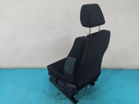 Fotel lewy przód kierowcy Suzuki Swift Mk6 EU 5d Suzuki, Europejska, Regulowany ręcznie, dziury w materiale