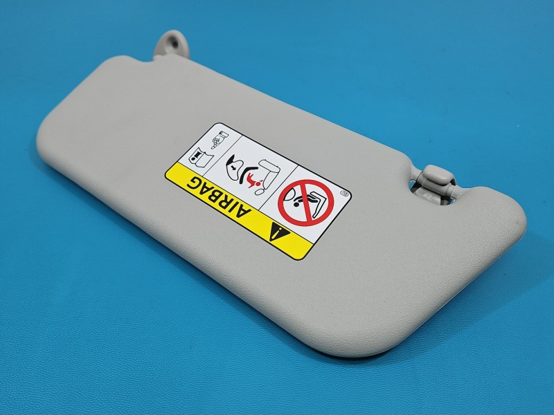 Przesłonka prawa Toyota Yaris III DASZEK osłona przeciwsłoneczna