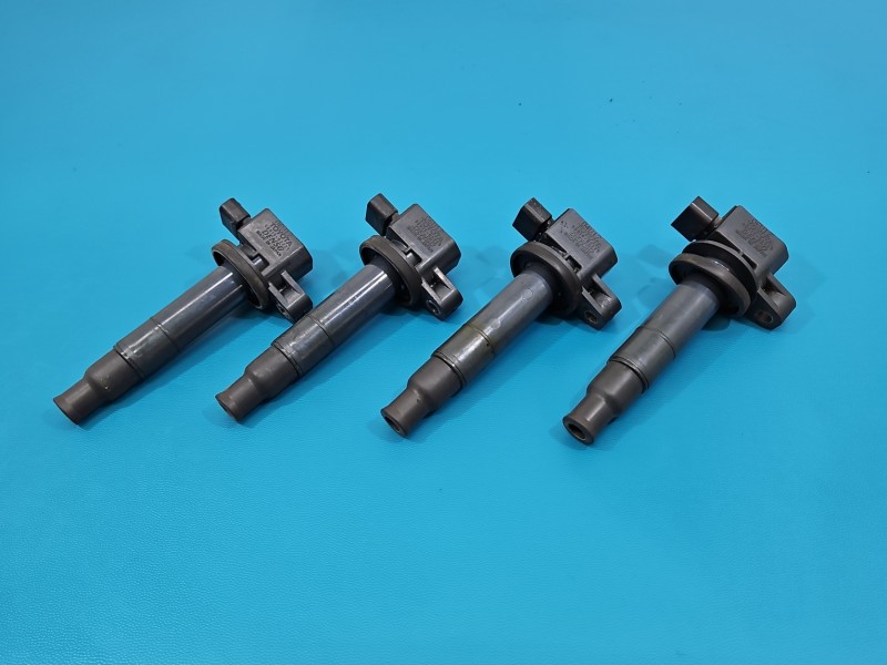 Cewka zapłonowa Toyota Yaris I 1.0 16V komplet 4 sztuki 90919-02229