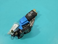 Zamek przód prawy 90493702 Opel Omega B EUROPA Producent części: OPEL, Europejska, 6pin