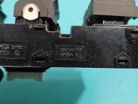 Przełącznik szyb Hyundai Elantra VI 15-20 93570-F2100 Hyundai EU