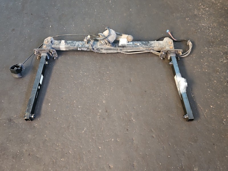 Hak holowniczy Mercedes W212