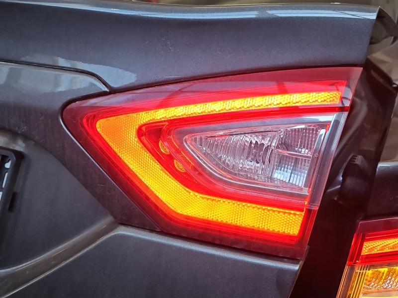 Lampa tył prawa Ford Mondeo Mk5 sedan EUROPA