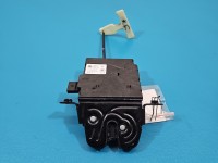 Zamek klapy tył 06701005570 Maserati Quattroporte VI 13- sedan Maserati, Dociąg zamka klapy, 5PIN, uszkodzony pancerz linki