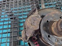 Zacisk przód prawy Mercedes 123 2.0d