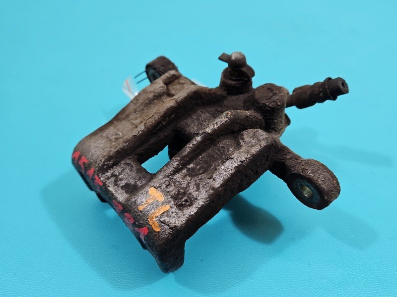 Zacisk tył lewy Hyundai Ix35 09-13 2.0 crdi 4wd (D4ha) HB