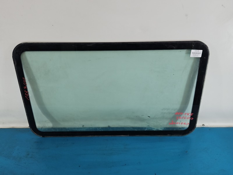 Szyba karoseryjna tył lewa Renault Master II HB