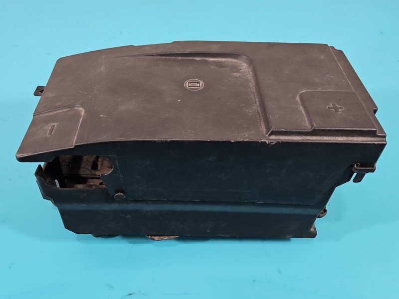 Obudowa akumulatora podstawa Opel Insignia A 13330946 2.0 CDTI Obudowa akumulatora podstawa Opel Insignia A 13330946 2.0 CDTI