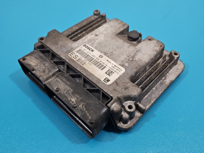 Komputer Sterownik silnika 0281013409, 55205632 Opel Signum 1.9 cdti