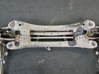 Tylna belka oś tył Toyota Auris II 1.8 hybryda