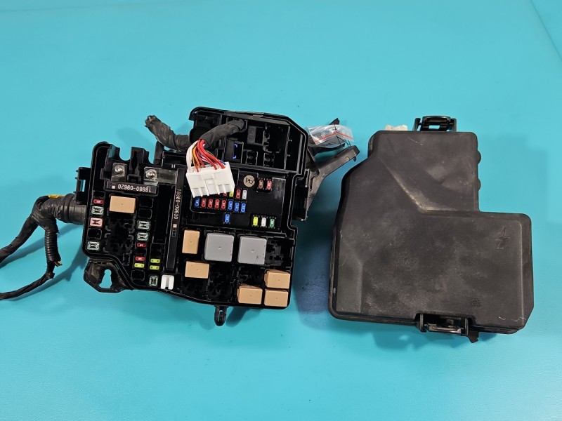 Skrzynka bezpieczników Hyundai Elantra VII 20- 2206130072, 91956-AA040