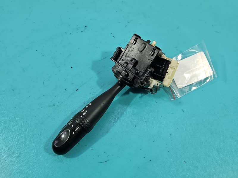 Przełącznik kierunkowskazów świateł Toyota Corolla E12 173745